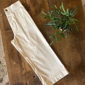 Lou & Grey Cream Ankle Pants